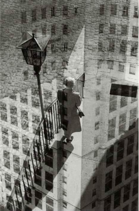 фотомонтаж Хайнца Хайека-Хальке с сюрреалистичной композицией