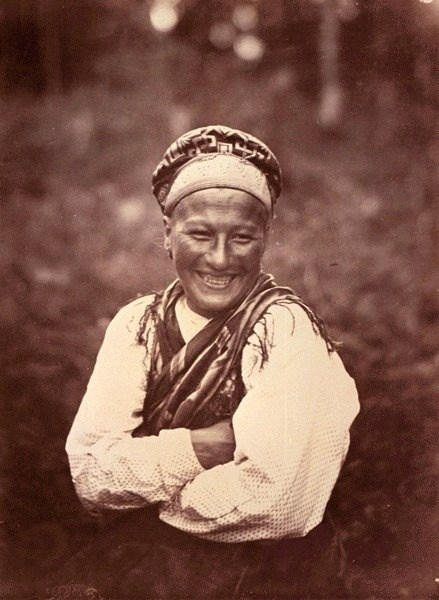 фотография Конрада Инхи с традиционной деревней в Карелии