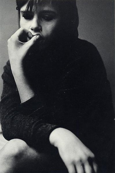 чёрно-белая фотография Ларри Кларка с подростками в городской среде