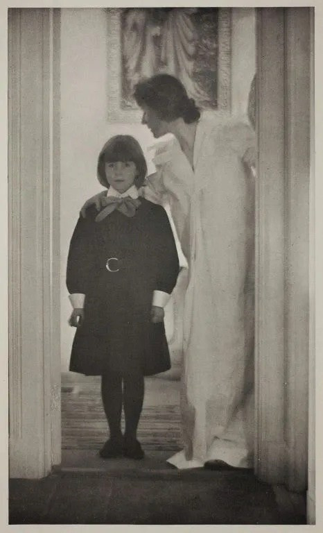 фотография материнства и семьи в работах Гертруды Кезебир