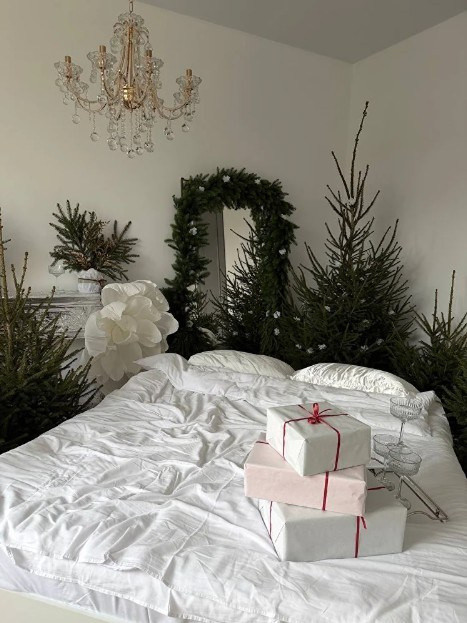 Где сделать красивую новогоднюю фотосессию в Москве, Мой личный рейтинг студий для праздничных съёмок, Фотостудии с атмосферой уюта и волшебства, Необычные локации для креативных новогодних кадров, Как выбрать студию под ваш стиль и настроение, новогодняя фотосессия в Москве, фотостудия для новогодней съёмки, лучшие фотостудии Москвы, новогодние фотостудии Москва, где сделать новогодние фото, фотостудии для бренд-съёмки, фотосессия в новогодней студии, идеи для новогодней фотосессии, бренд-фотограф Москва, фотосессия в студии Москва, rina_sphoto, Катерина Сысуева, Рина Сысуева, фотограф в Москве, бренд-фотограф для экспертов, Six Gemini Studio