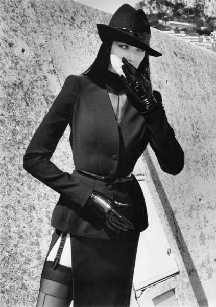 Хельмут Ньютон / Helmut Newton 18+. Женя Красовская | Фотограф | Smm-дизайнер