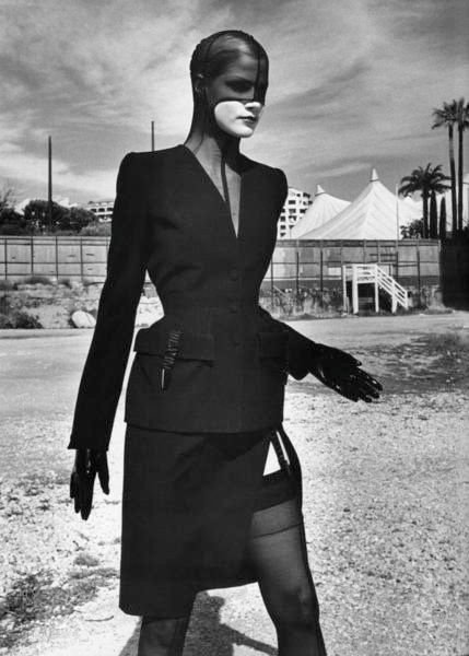 Хельмут Ньютон / Helmut Newton 18+. Женя Красовская | Фотограф | Smm-дизайнер