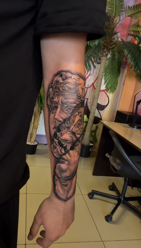Руки. Тату-мастер в Краснодаре — Рашид