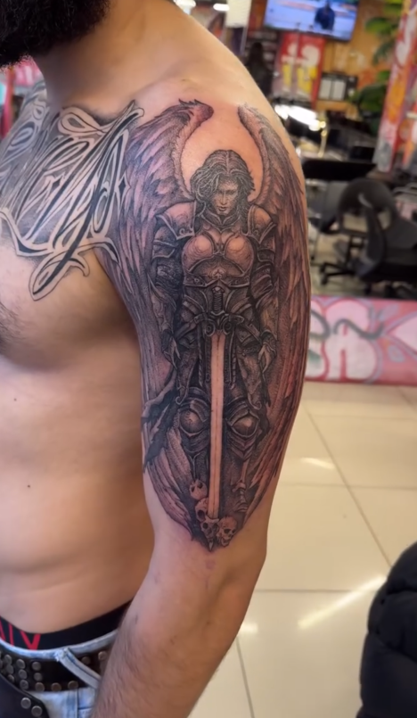 Плечи. Тату-мастер в Краснодаре — Рашид