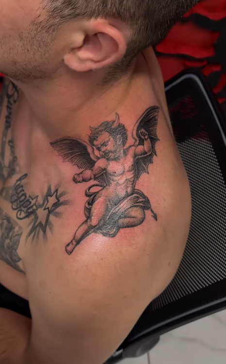 Плечи. Тату-мастер в Краснодаре — Рашид