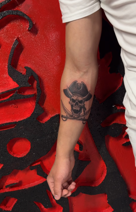 Руки. Тату-мастер в Краснодаре — Рашид