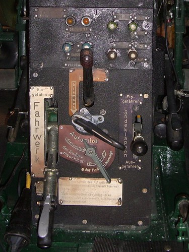 Ил-14 в Германии (восстановление в музее). Фотоальбом показывающий увлекательный мир авиации и мир медведей Андрея Иванова