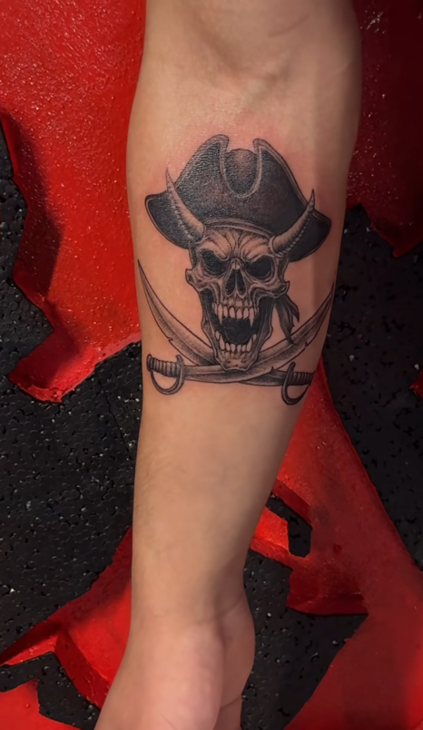 Руки. Тату-мастер в Краснодаре — Рашид