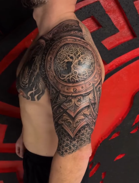 Плечи. Тату-мастер в Краснодаре — Рашид