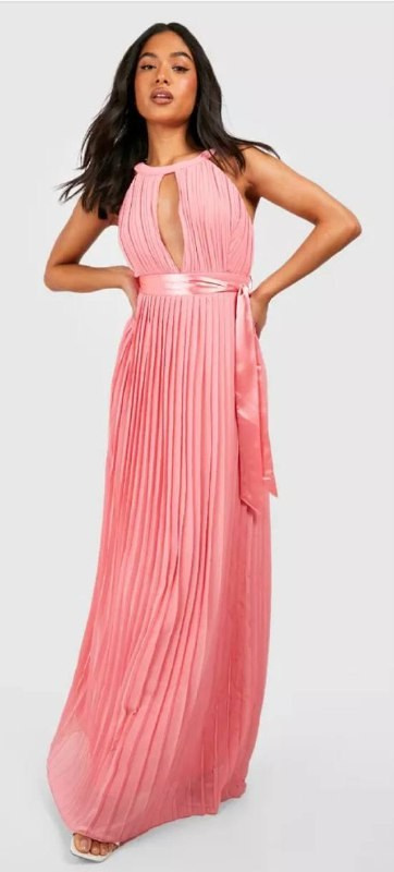 Аренда одежды для фотосессий в Краснодаре