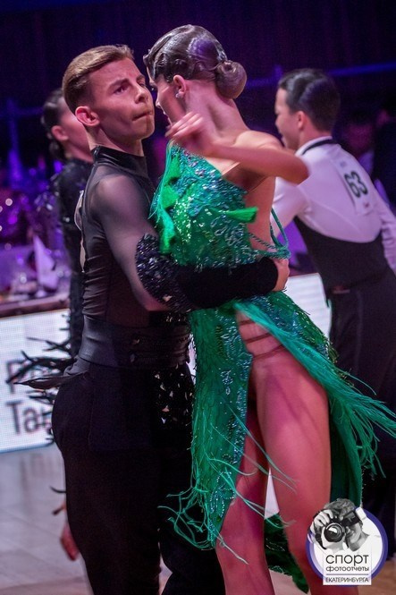 DANCE. Фотограф для маркетплейсов Михаил Бове