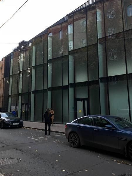 Локация в БЦ Москвы — атриум с естественным светом