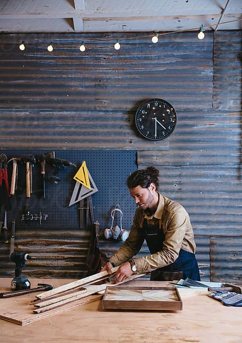 Сотрудники за работой. Главная