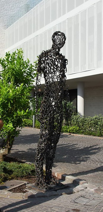 Исчезающий/Черногория/Будва/2019. Художник — скульптор Антонина Фатхуллина