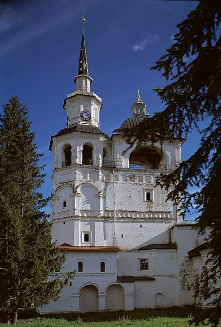 Колокольня Успенского собора. В.Устюг