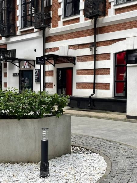 Фотосессия в жилом комплексе — атриум и панорамные окна