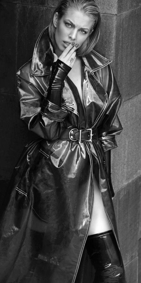 Кожаный плащ