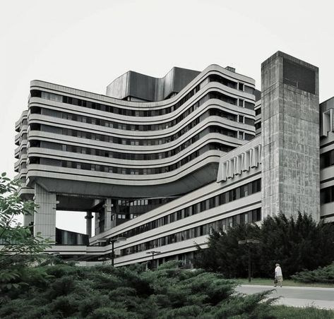 Брутализм. Фотограф для маркетплейсов Михаил Бове