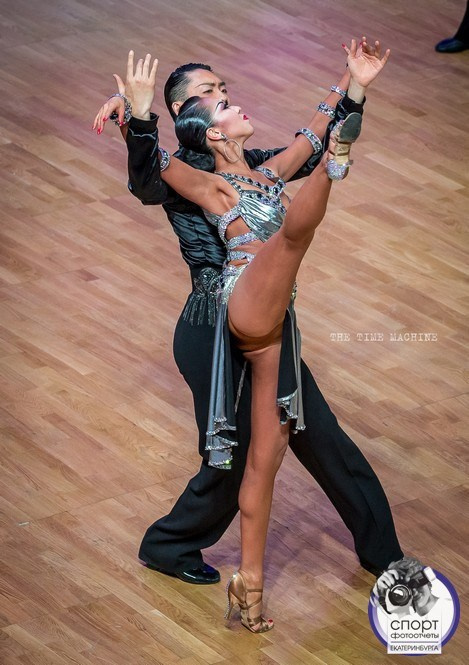 DANCE. Фотограф для маркетплейсов Михаил Бове