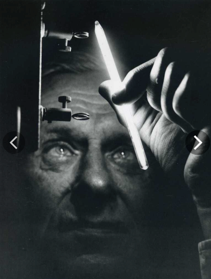Андреас Фейнингер (1906-1999) — немецкий и американский фотограф, теоретик фотографического искусства, автор учебных книг по фотоискусству. 