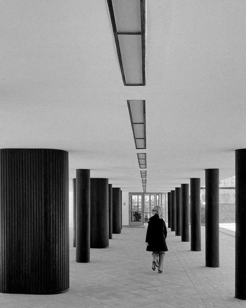 Фотосъемка у московского дома — колонны и балконы