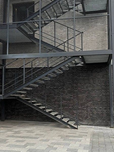 Фотосессия на московской улице — сталинская архитектура