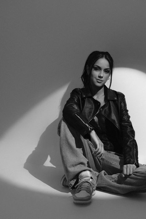 ЧЕРНО-БЕЛЫЙ ПОРТРЕТ