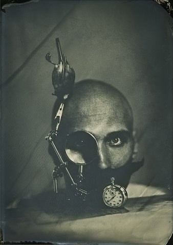 Алексей Совертков — российский фотограф и цифровой художник, работающий в Москве. Родился в 1974. Он известен своими концептуальными работами, в которых сочетает элементы классического искусства с современными технологиями.