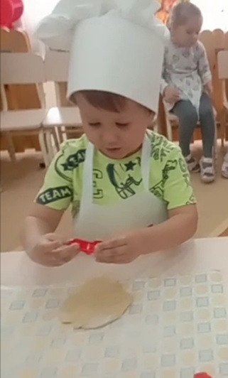 Готовим пироженки ❤️. Детский сад «Эврика»