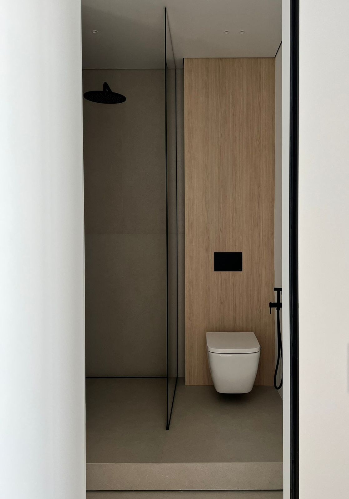 ЖК Парк столиц. Дизайн студия, занимаемся разработкой Дизайн проектов, реализацией проектов под ключ. Мы находимся в городе Екатеринбург. Зовут Рената