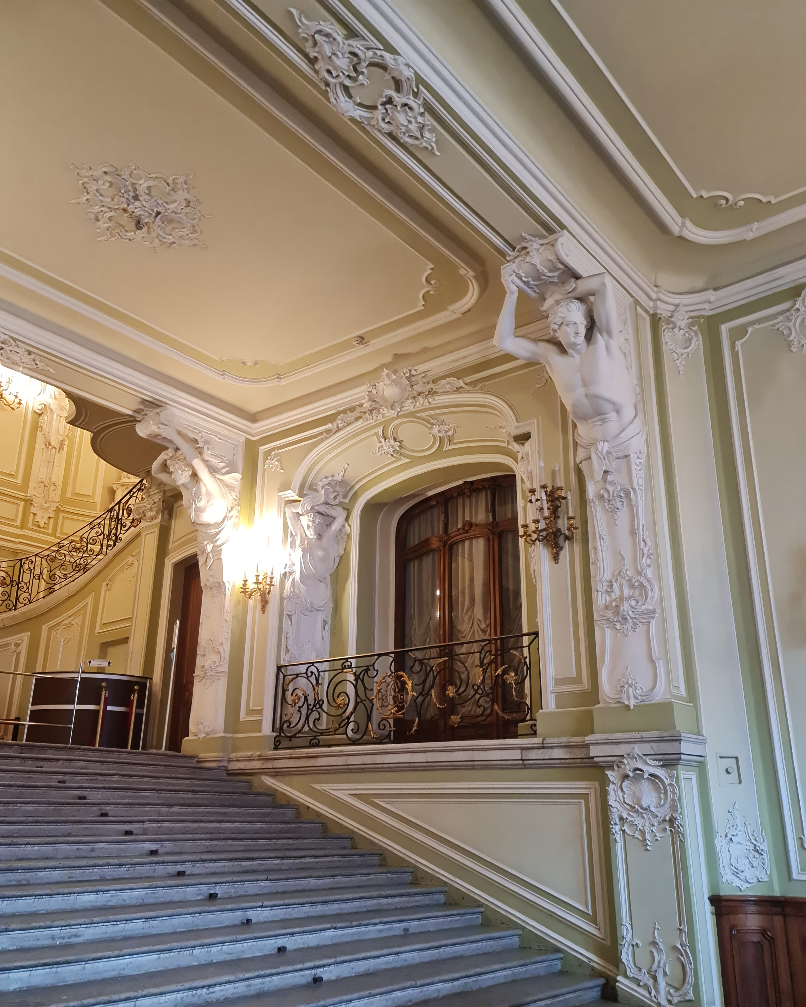 свадебная фотосессия во Дворце Белозерский Белосельских, дворцы в Санкт-Петербурге для свадебной фотосессии