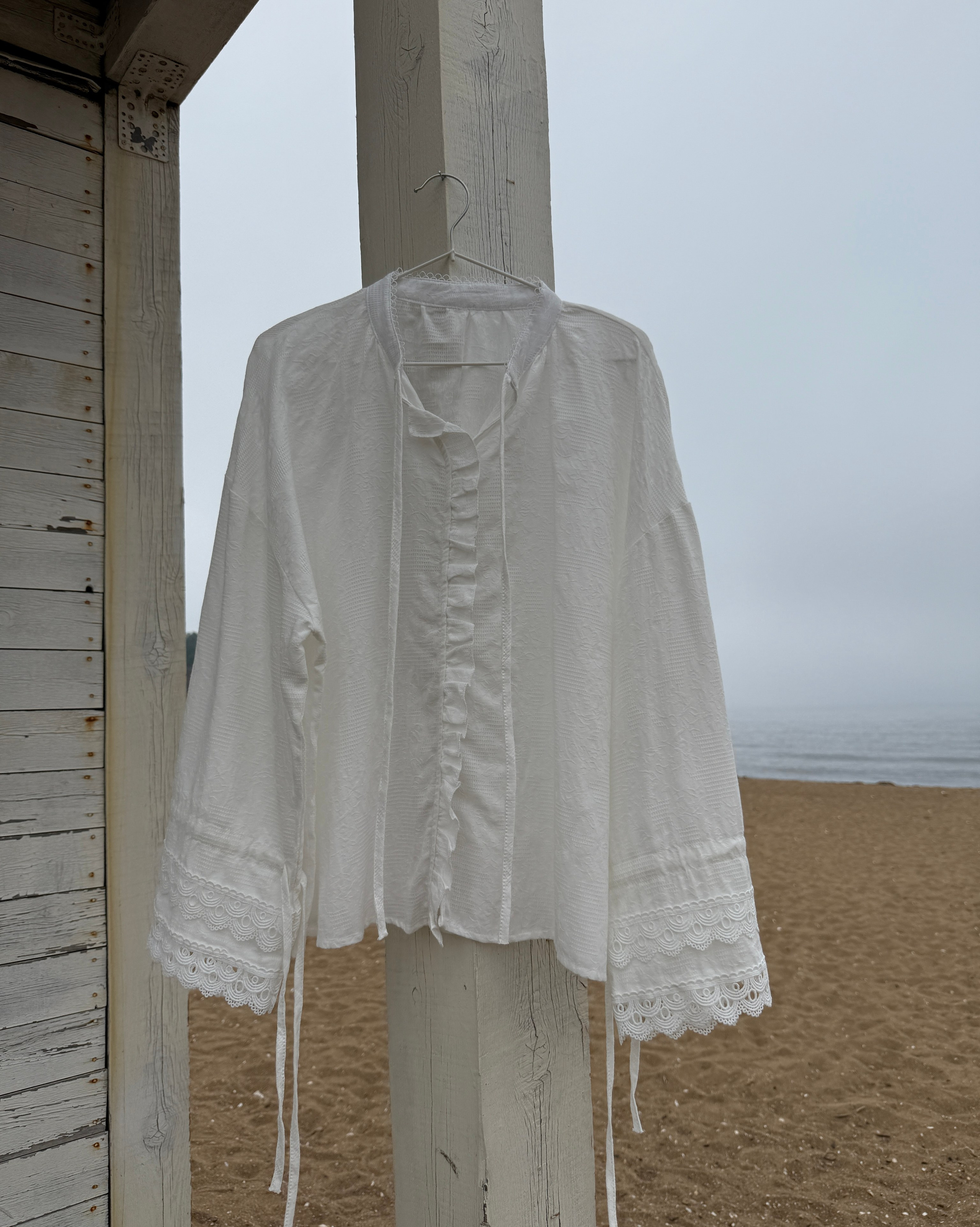 Рубашки и топы. Iva rent