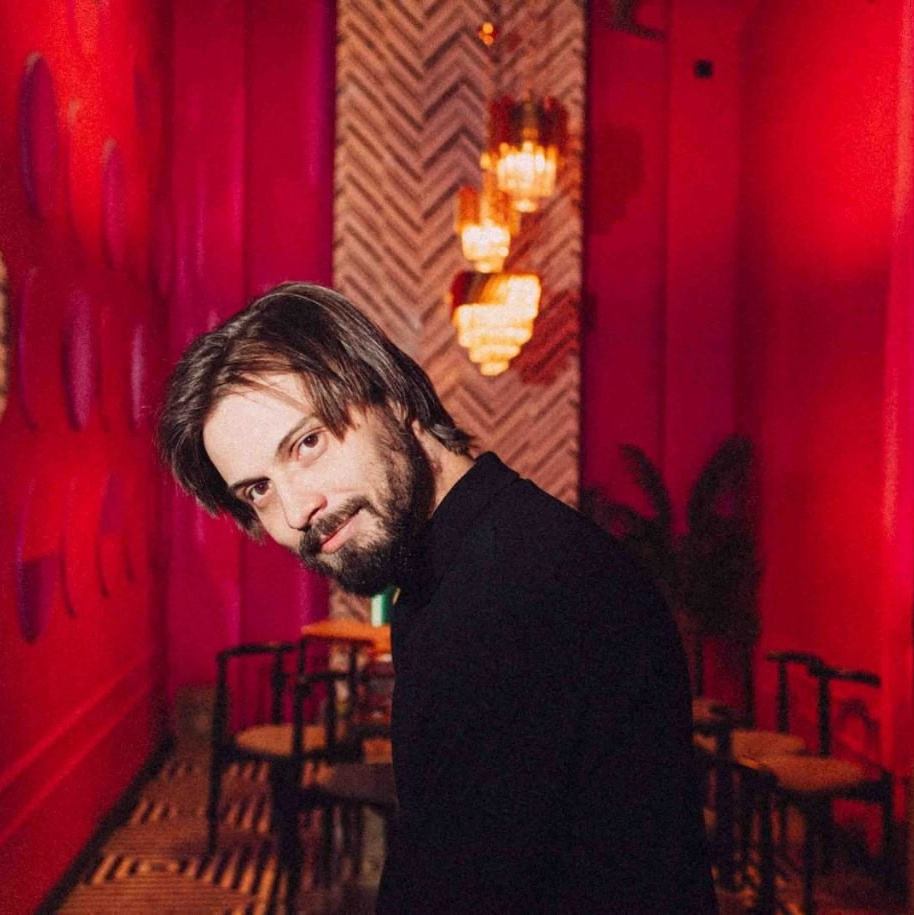 Контакты. King and Queens