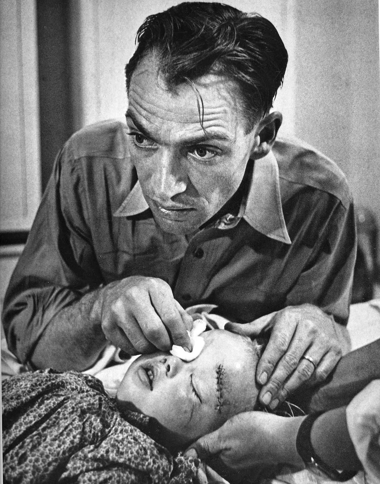 W. Eugene Smith. Выпускные альбомы, фотограф Денис Зимин в городе Ростове-на-Дону