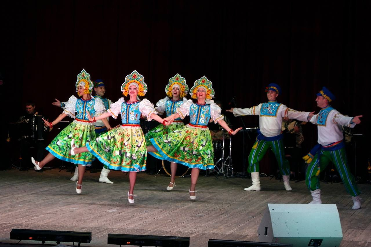 Ансамбль «Чалдоны» выступил в костюмах с Ордынской росписью. Сувениры и подарки с Ордынской росписью | Новосибирск