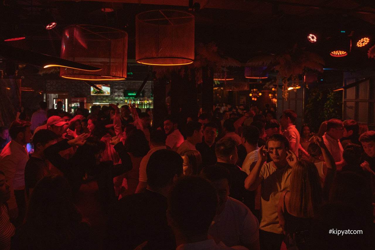 Панаехали бц Москва. Астана Кипятком