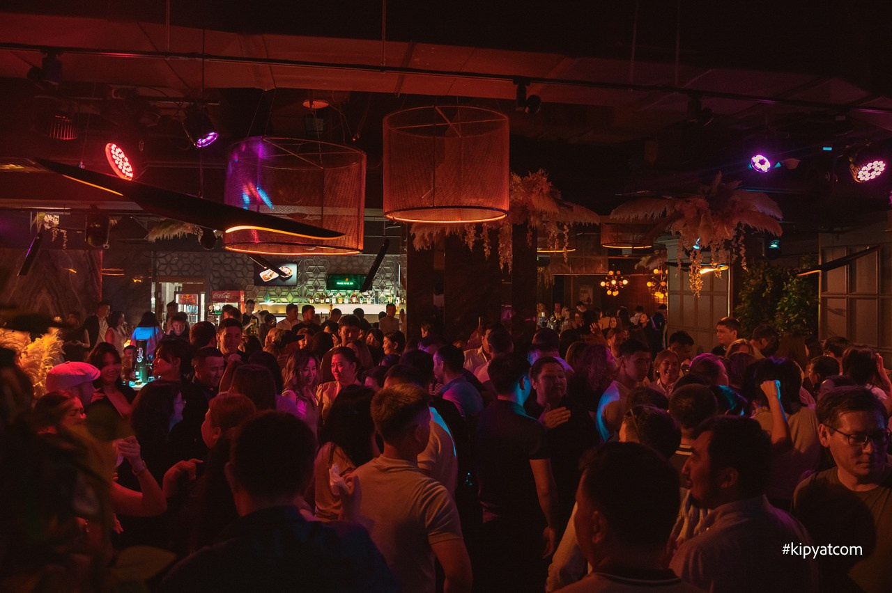 Панаехали бц Москва. Астана Кипятком