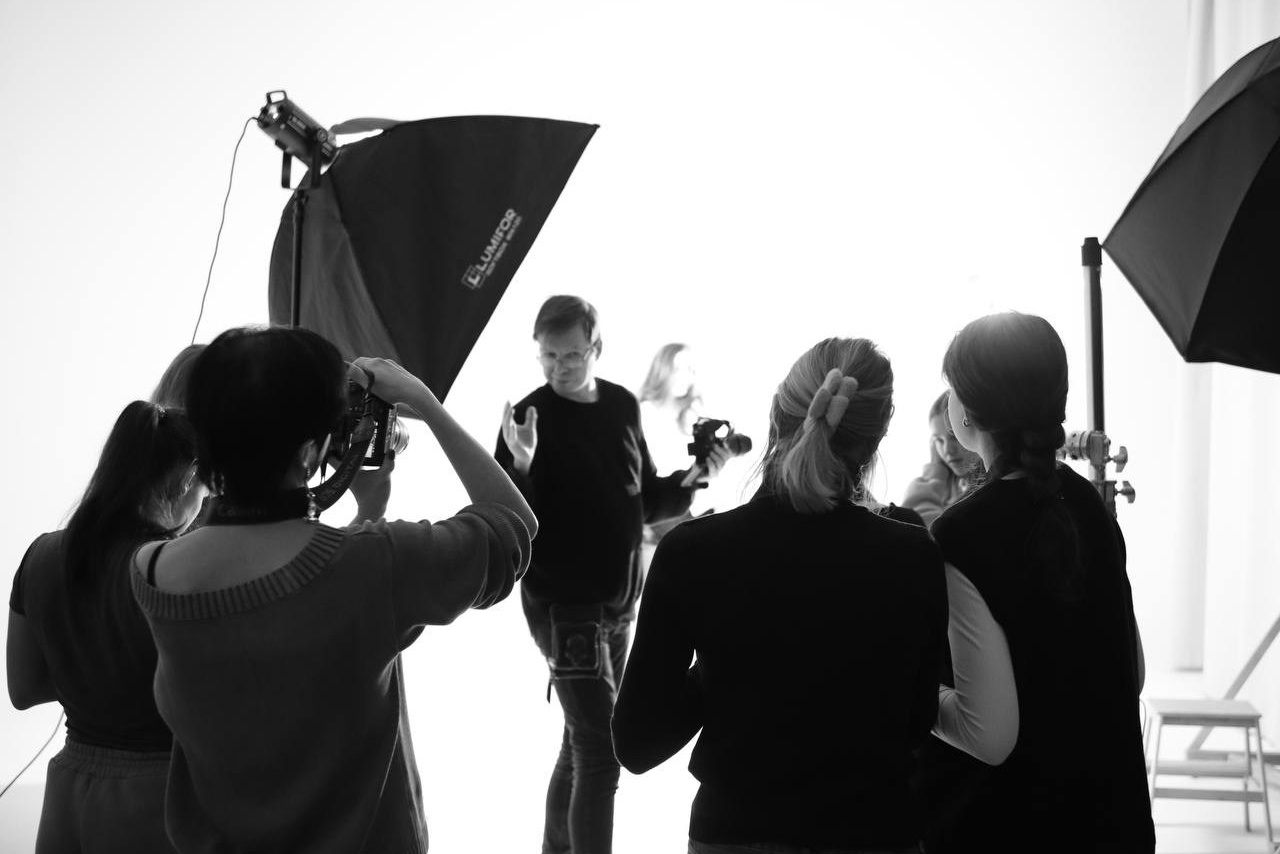 Контакты. Медиашкола Факультет — сеть фотошкол, в которой преподают профессиональные практикующие фотографы с огромным опытом!