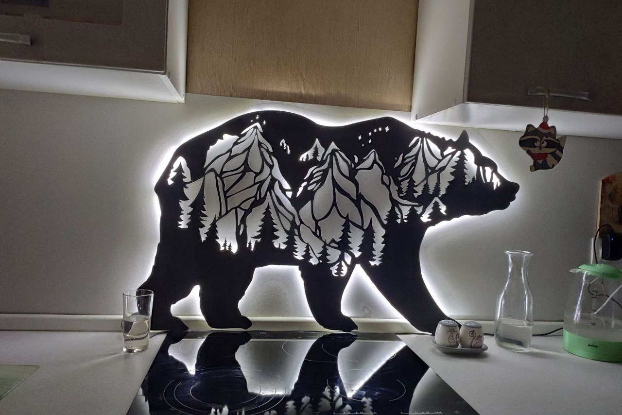 панно из дерева черного цвета со светодиодной подсветкой на кухне  в городе  воронеже