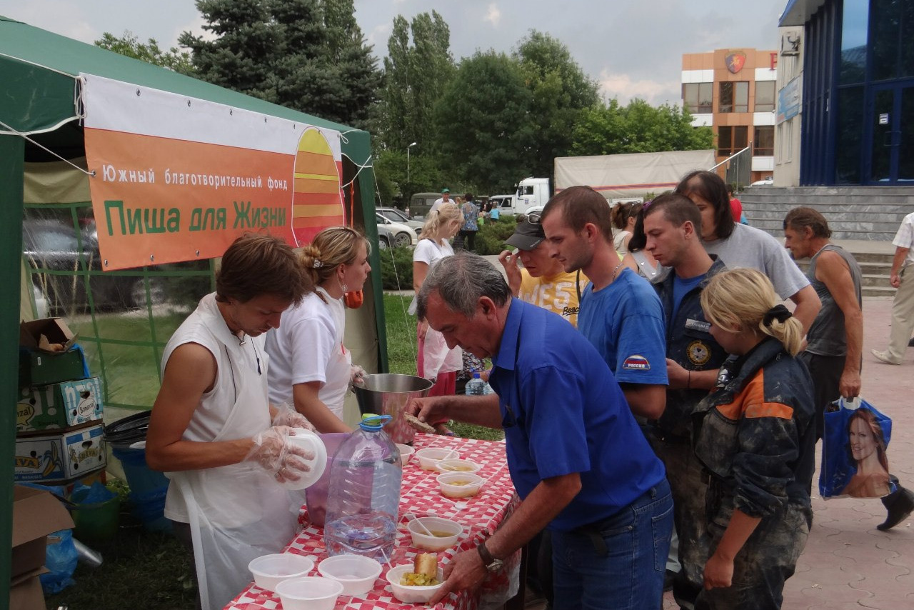 Начало программы в зоне наводнения 8 июля 2012 года. Пища для Жизни