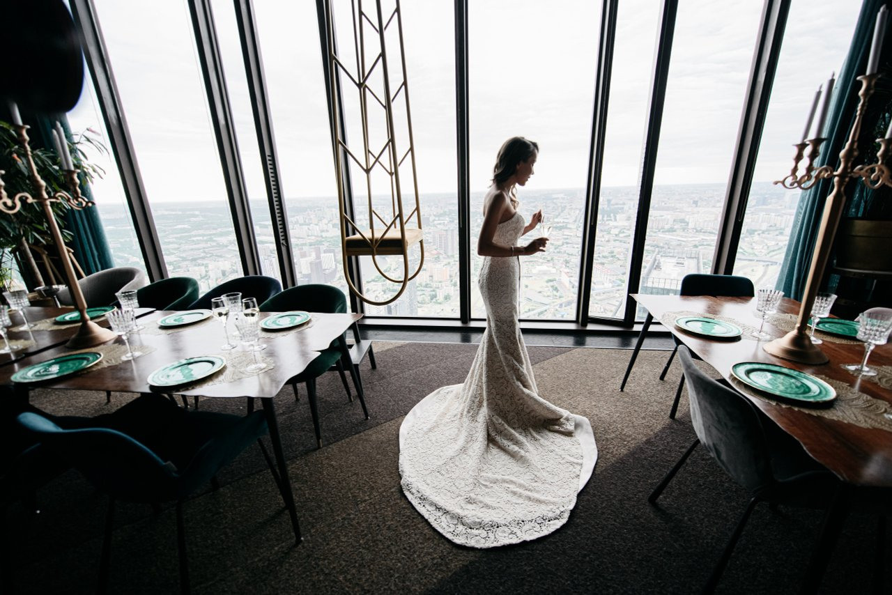 Фотосъемка свадьбы в Москва сити. Ресторан Birds. Свадебный фотограф в Москве | Антон Матвеев