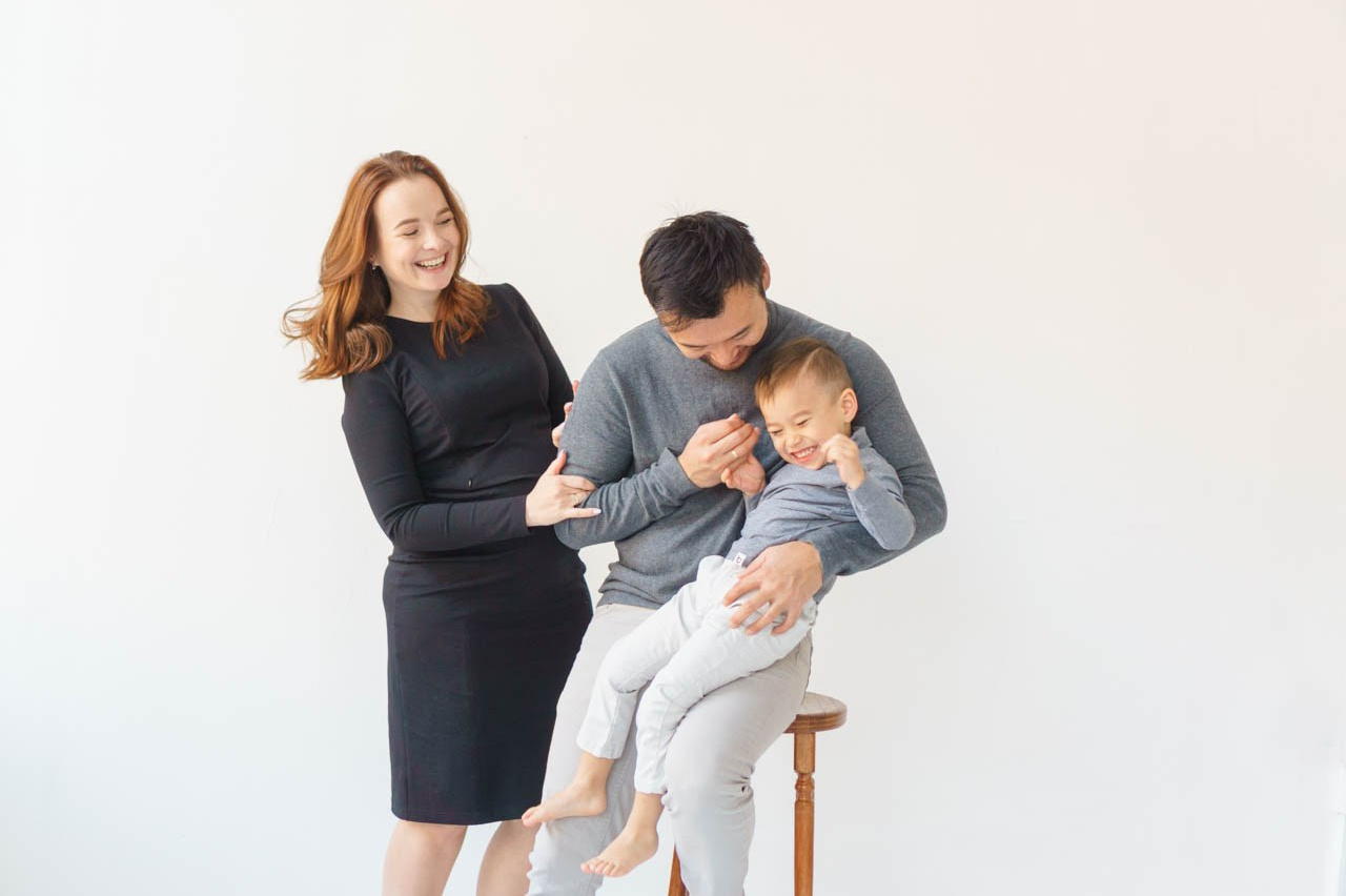 When should you book your maternity photo session?