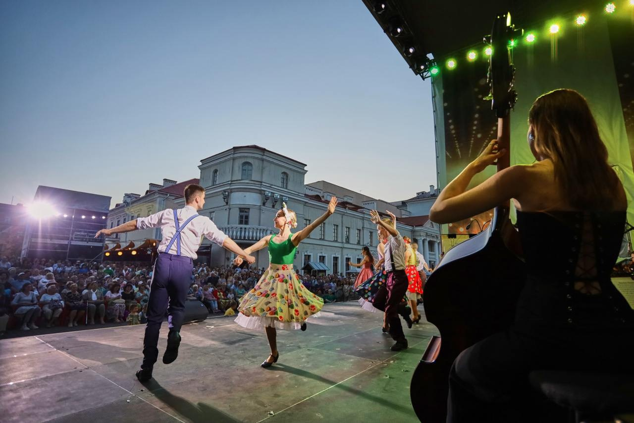 Минск. Традиционный проект «Классика у Ратуши». Репортажный фотограф в Минске. Алексей Матюшков