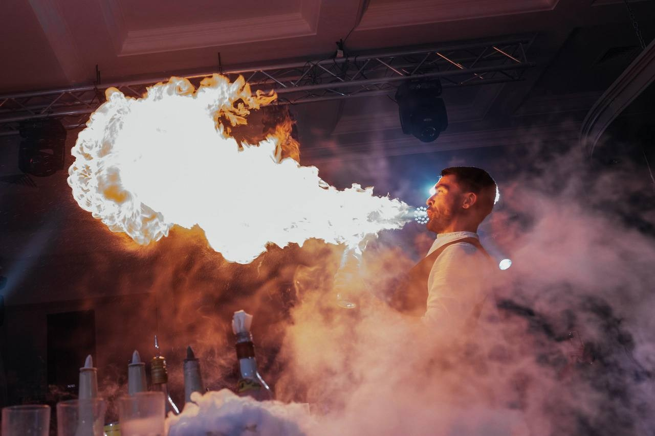 Шоу дум. Подрядчики и друзья сети свадебных площадок House for wedding