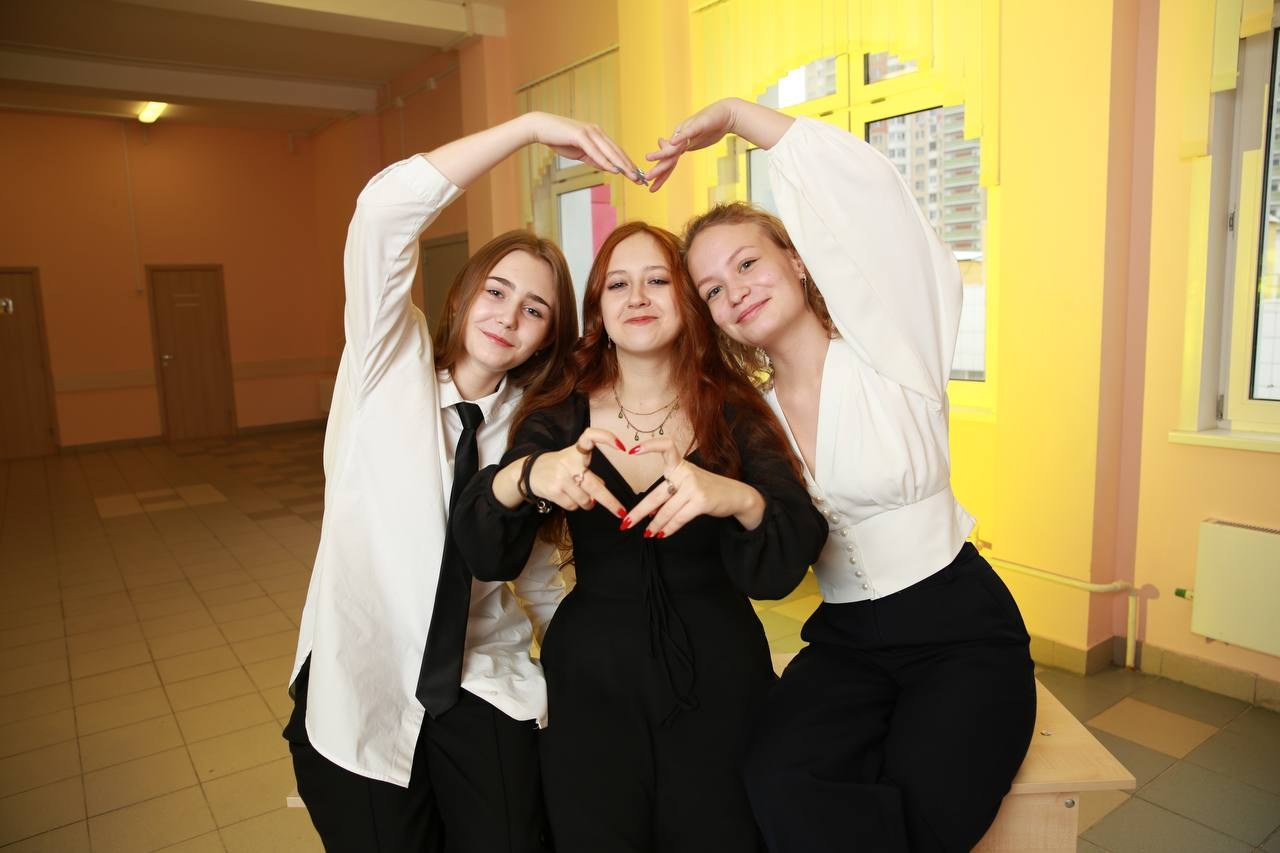 В школе. Выпускные альбомы с оживающими фото в Балашихе | Анастасия Кутовая