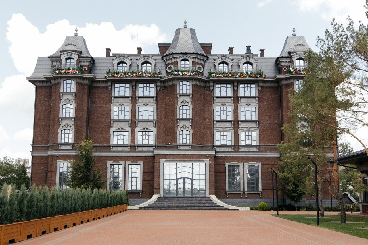 Ресторан и отель для проведения свадьбы River Don Park