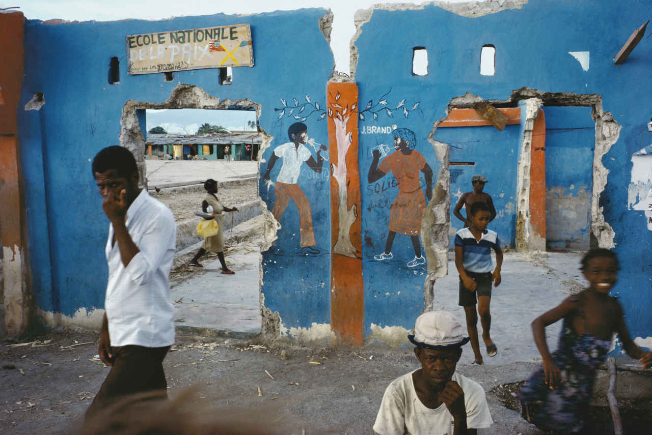 Фотограф для выпускного альбома 4,9,11 классов в Ростове-на-Дону. Выпускные альбомы, фотограф Денис Зимин в городе Ростове-на-Дону