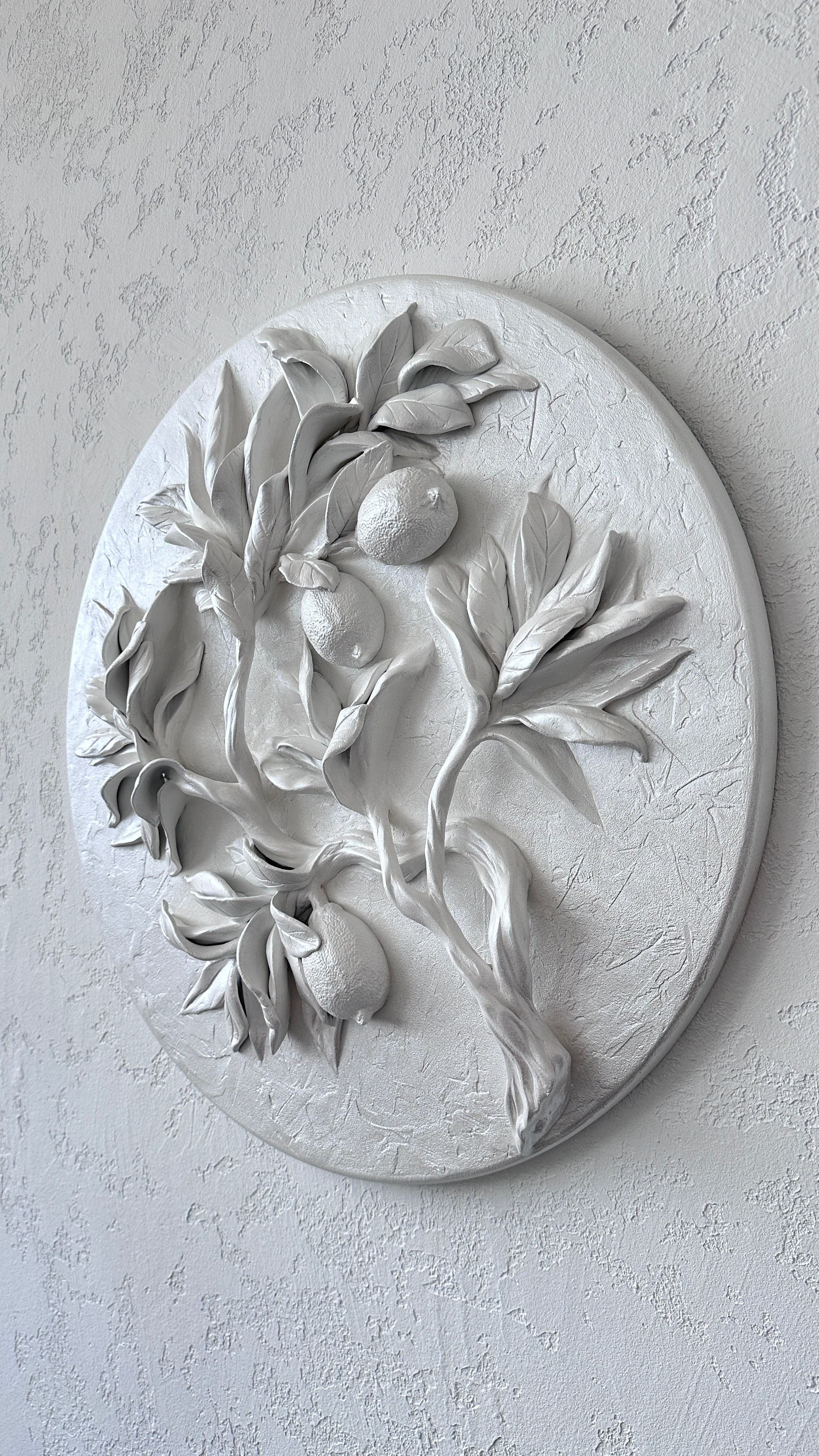 барельеф, панно, магнолии, магнолия, декор, арт,  дизайн гостиной, интерьерные картины, декоративное панно, интерьерная картина, дизайн офиса, интерьер кабинета