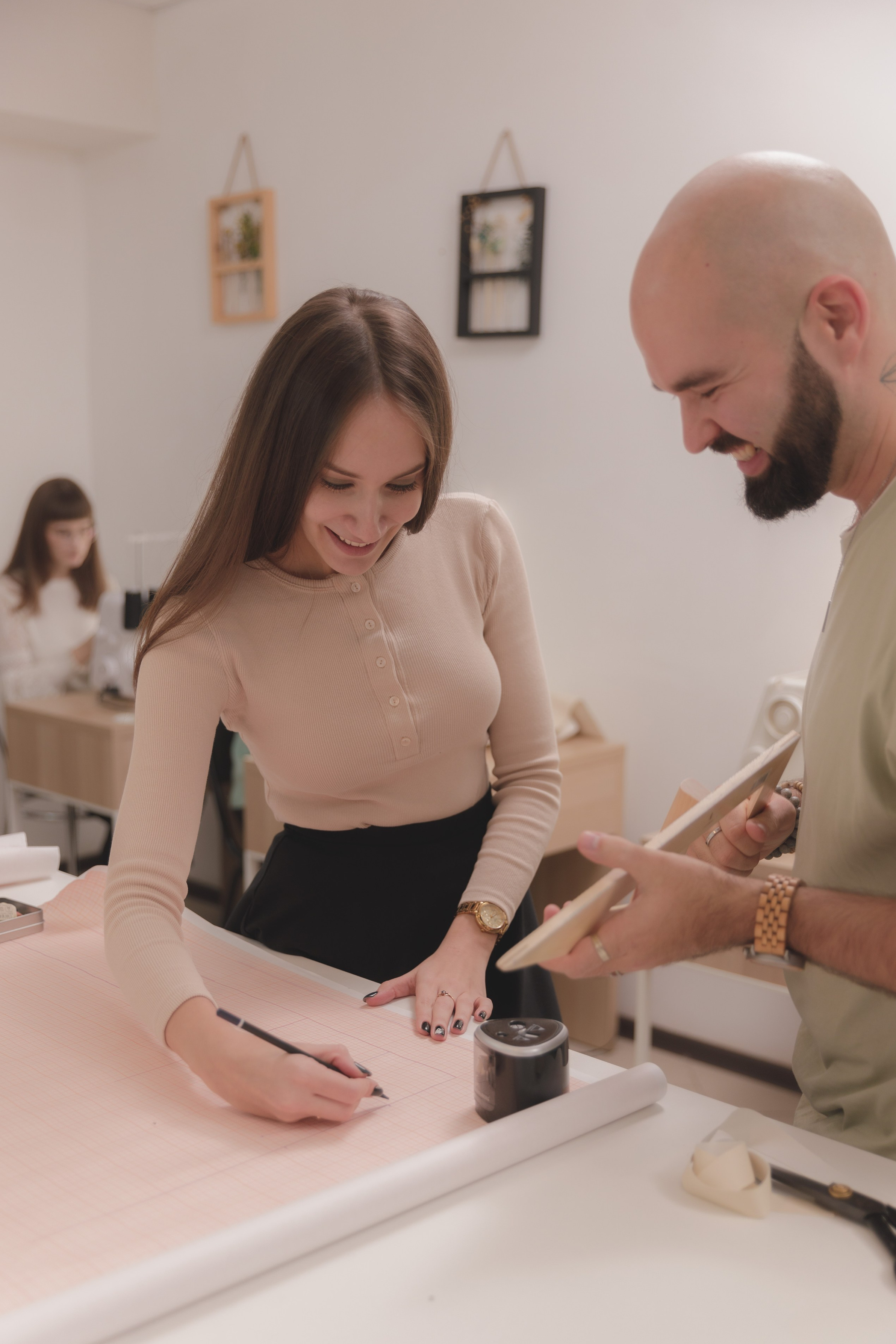 НАСТАВНИЧЕСТВО ПО СОЗДАНИЮ ОДЕЖДЫ. Модельер Евгений Бременев